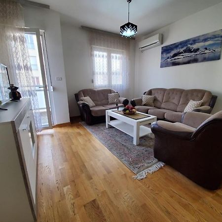 Gran Premium Apartment Podgorica Bagian luar foto