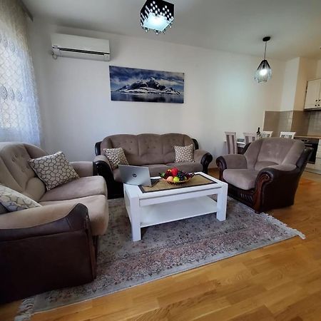 Gran Premium Apartment Podgorica Bagian luar foto