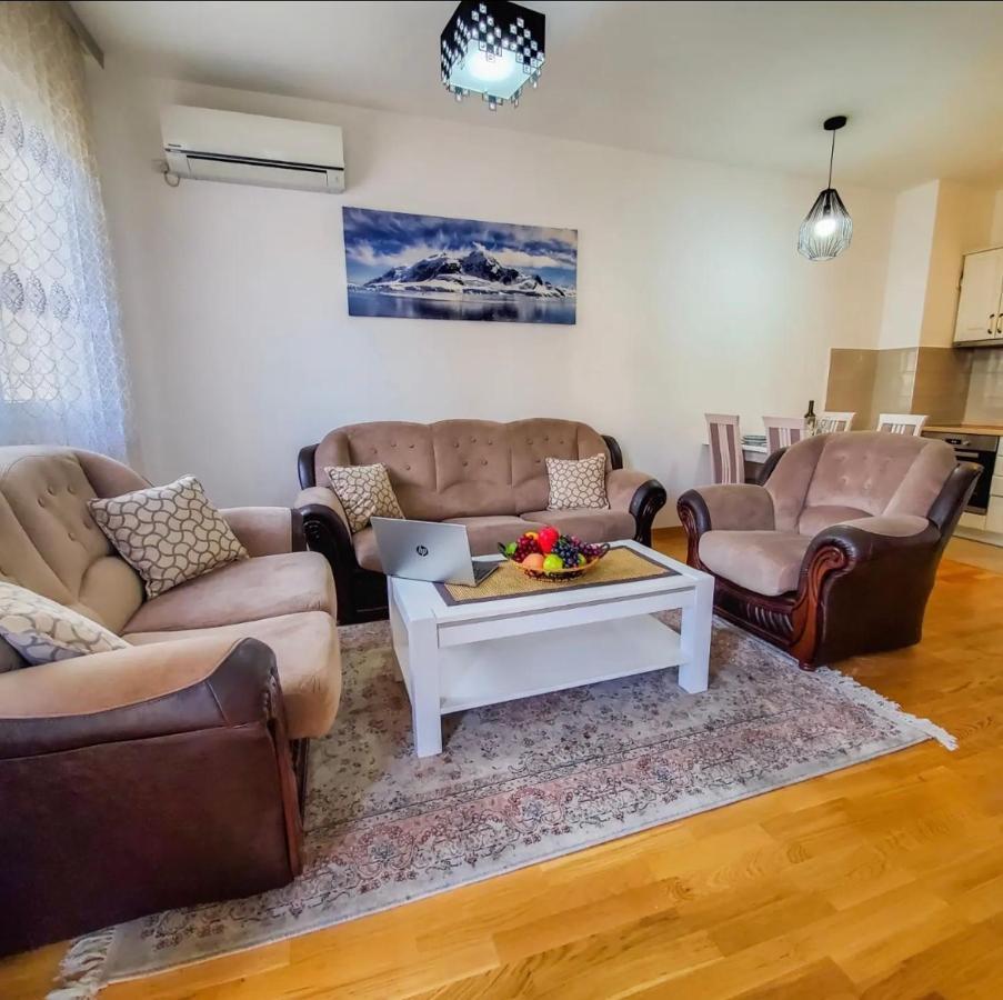 Gran Premium Apartment Podgorica Bagian luar foto